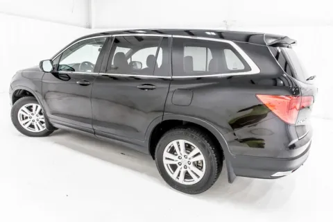 More photos of 2018 Honda Pilot LX at Sign It Drive It, TX