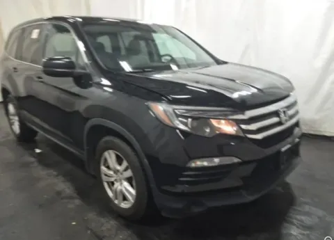 More photos of 2018 Honda Pilot LX at Sign It Drive It, TX
