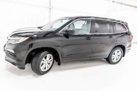 More photos of 2018 Honda Pilot LX at Sign It Drive It, TX