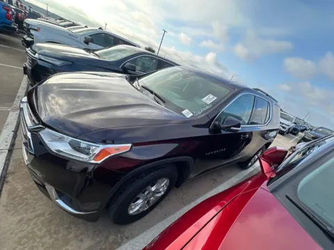 Black 2021 Chevrolet Traverse LT Leather for sale in Denton, TX