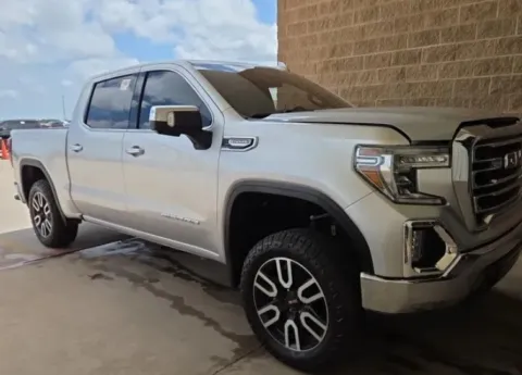 More photos of 2019 GMC Sierra 1500 SLT at Sign It Drive It, TX