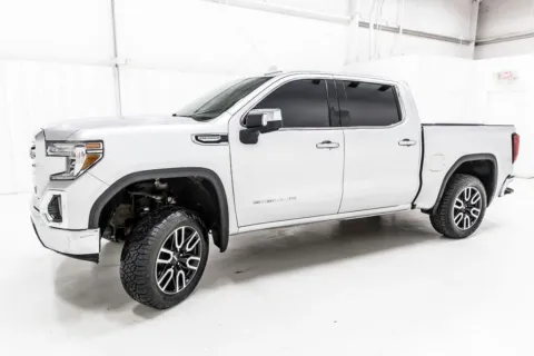 More photos of 2019 GMC Sierra 1500 SLT at Sign It Drive It, TX