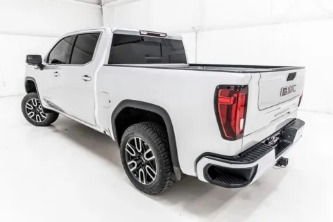 More photos of 2019 GMC Sierra 1500 SLT at Sign It Drive It, TX