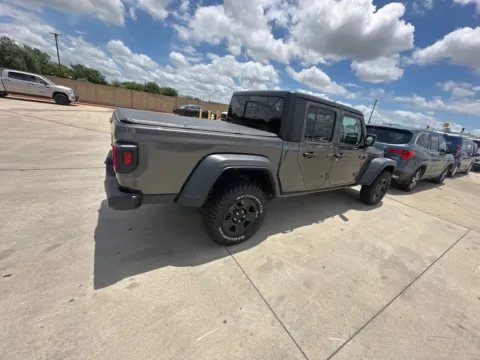 More photos of 2022 Jeep Gladiator Sport at Sign It Drive It, TX