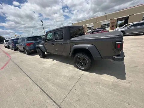 More photos of 2022 Jeep Gladiator Sport at Sign It Drive It, TX