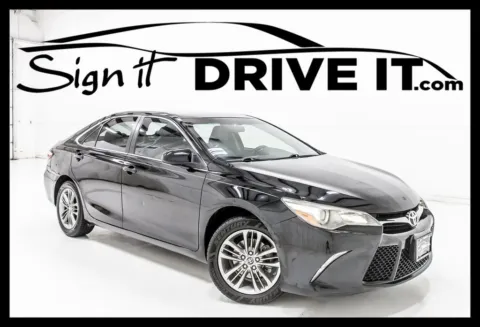 Black 2015 Toyota Camry SE for sale in Denton, TX