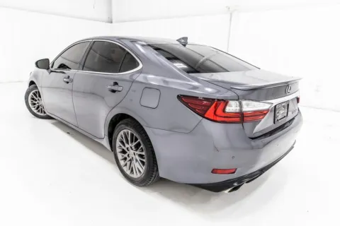 More photos of 2018 Lexus ES 350 at Sign It Drive It, TX