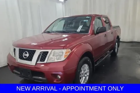 Red 2019 Nissan Frontier SV for sale in Denton, TX