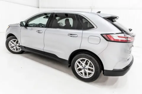 More photos of 2021 Ford Edge SEL at Sign It Drive It, TX