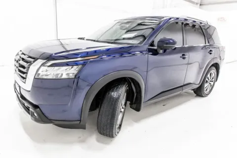 Photos of 2022 Nissan Pathfinder SL for sale in Denton, TX at Sign It Drive It