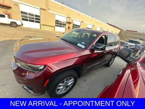 Red 2021 Jeep Grand Cherokee L Laredo for sale in Denton, TX