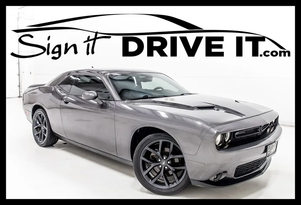 2020 Dodge Challenger SXT Auto's photo