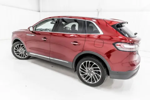 More photos of 2019 Lincoln Nautilus Reserve at Sign It Drive It, TX