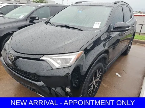 Black 2018 Toyota RAV4 SE for sale in Denton, TX