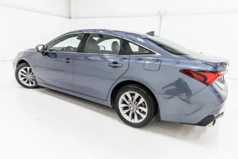 More photos of 2021 Toyota Avalon XLE at Sign It Drive It, TX