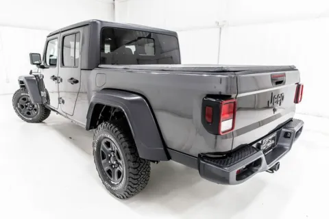 More photos of 2022 Jeep Gladiator Sport at Sign It Drive It, TX