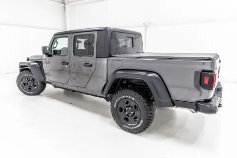 More photos of 2022 Jeep Gladiator Sport at Sign It Drive It, TX