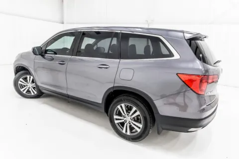 More photos of 2017 Honda Pilot EX at Sign It Drive It, TX