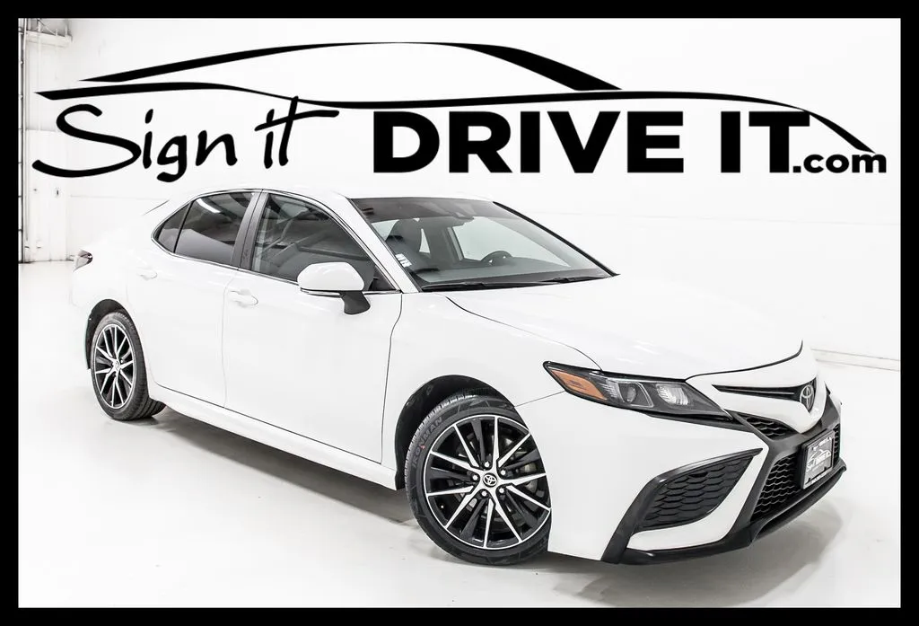 White 2022 Toyota Camry SE for sale in Denton, TX