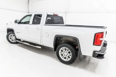 More photos of 2014 GMC Sierra 1500 SLE at Sign It Drive It, TX