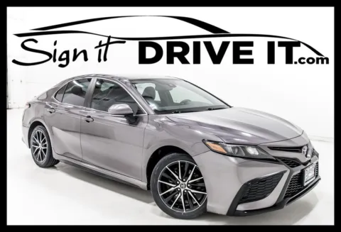 Gray 2021 Toyota Camry SE for sale in Denton, TX