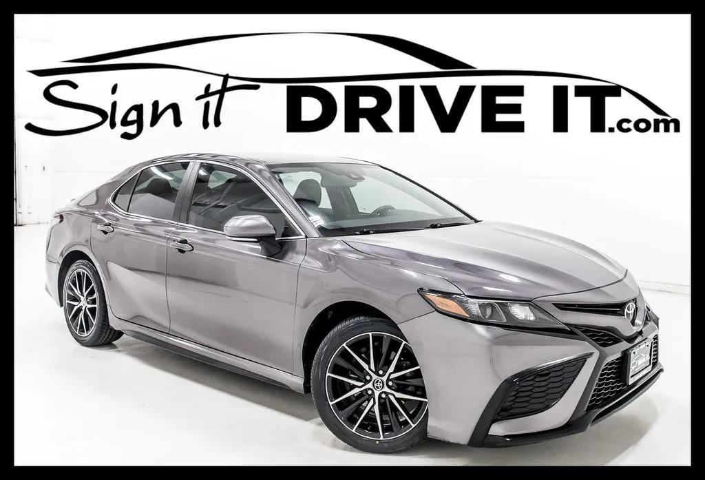 Gray 2021 Toyota Camry SE for sale in Denton, TX