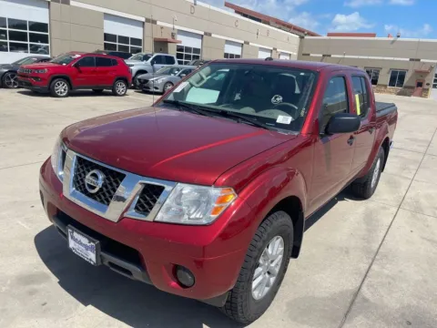 Red 2018 Nissan Frontier SV for sale in Denton, TX