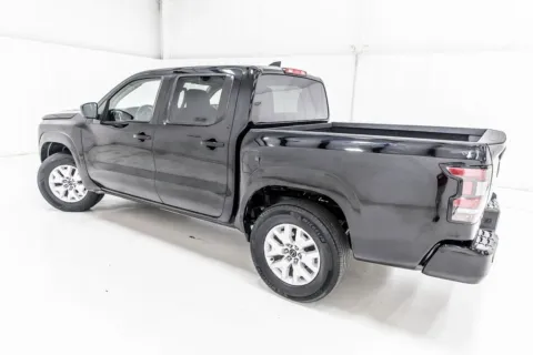 More photos of 2022 Nissan Frontier SV at Sign It Drive It, TX