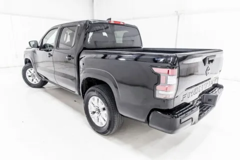 More photos of 2022 Nissan Frontier SV at Sign It Drive It, TX