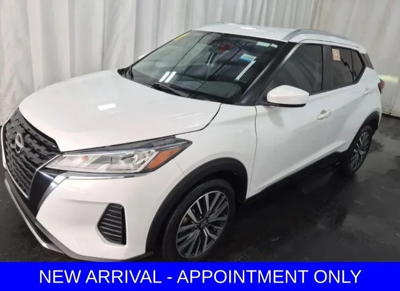 White 2023 Nissan Kicks SV for sale in Denton, TX