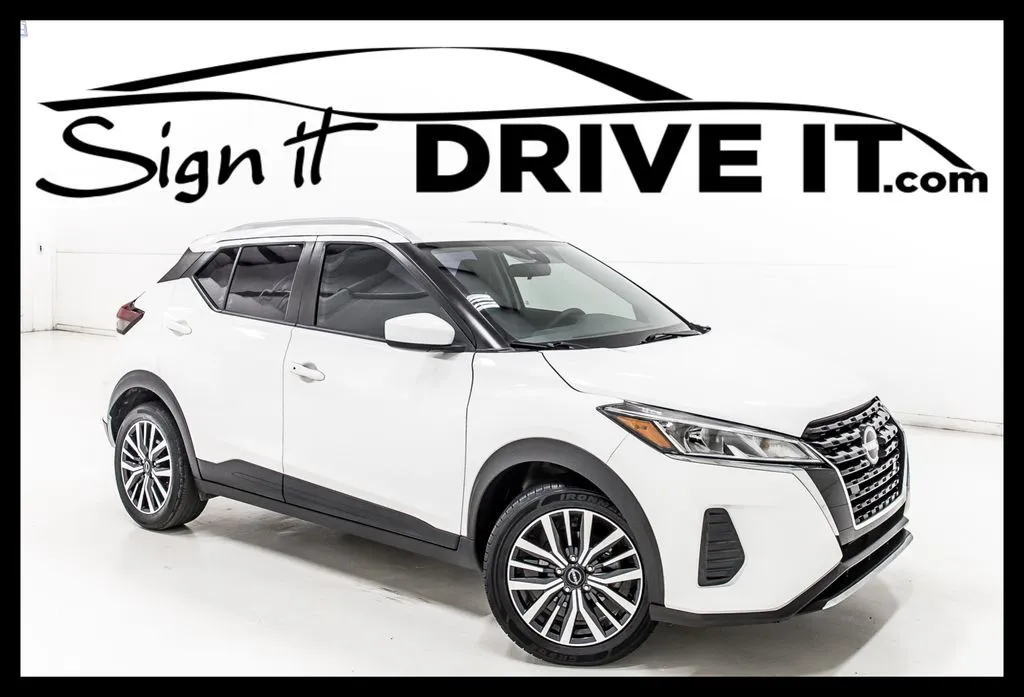 White 2023 Nissan Kicks SV for sale in Denton, TX