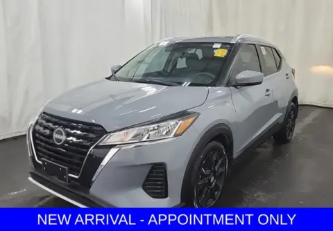 Gray 2023 Nissan Kicks SV for sale in Denton, TX