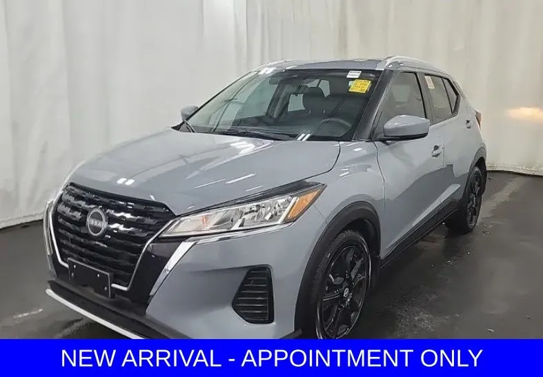 Gray 2023 Nissan Kicks SV for sale in Denton, TX