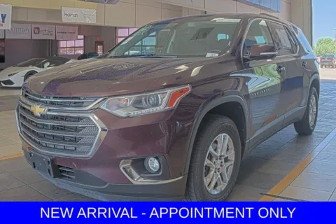 Black 2018 Chevrolet Traverse LT for sale in Denton, TX