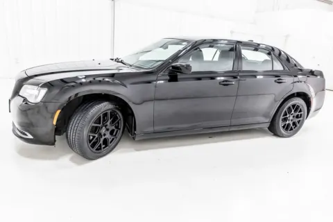 More photos of 2019 Chrysler 300 Touring at Sign It Drive It, TX