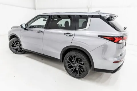 More photos of 2022 Mitsubishi Outlander Black Edition at Sign It Drive It, TX