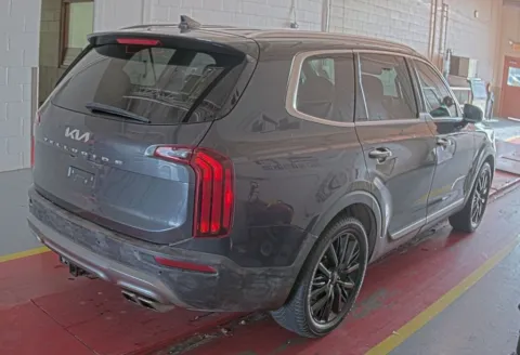 More photos of 2022 Kia Telluride SX at Sign It Drive It, TX