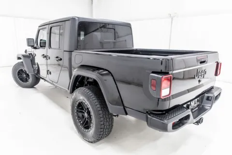 More photos of 2022 Jeep Gladiator Sport at Sign It Drive It, TX