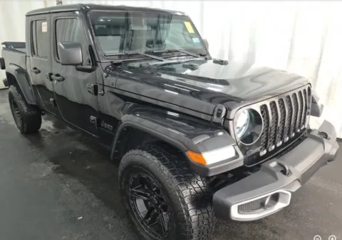 More photos of 2022 Jeep Gladiator Sport at Sign It Drive It, TX