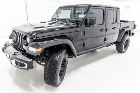 Photos of 2022 Jeep Gladiator Sport for sale in Denton, TX at Sign It Drive It