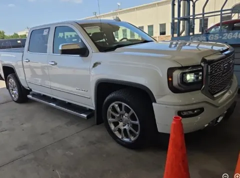 More photos of 2017 GMC Sierra 1500 Denali at Sign It Drive It, TX