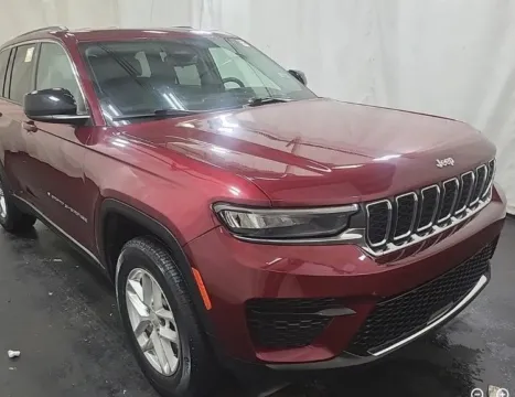 More photos of 2023 Jeep Grand Cherokee Laredo at Sign It Drive It, TX