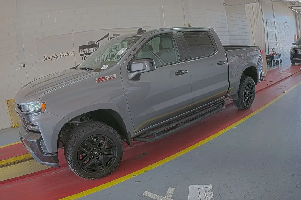Gray 2021 Chevrolet Silverado 1500 LT Trail Boss for sale in Denton, TX
