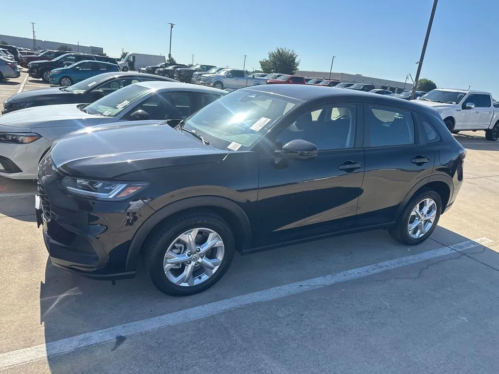 Black 2023 Honda HR-V LX for sale in Denton, TX