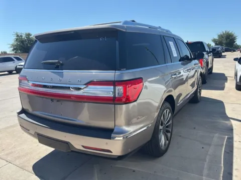 More photos of 2020 Lincoln Navigator Reserve at Sign It Drive It, TX