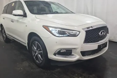 More photos of 2019 INFINITI QX60 LUXE at Sign It Drive It, TX