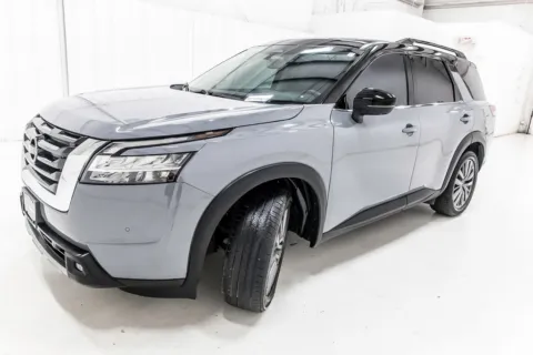 Photos of 2022 Nissan Pathfinder SL for sale in Denton, TX at Sign It Drive It