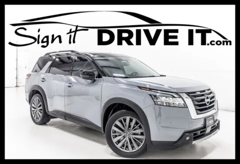 Black 2022 Nissan Pathfinder SL for sale in Denton, TX