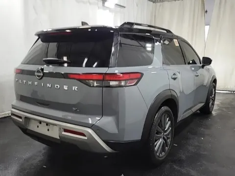 More photos of 2022 Nissan Pathfinder SL at Sign It Drive It, TX