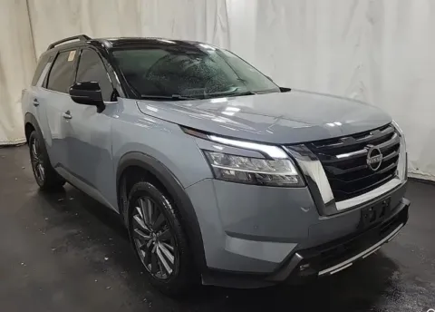 Black 2022 Nissan Pathfinder SL for sale in Denton, TX